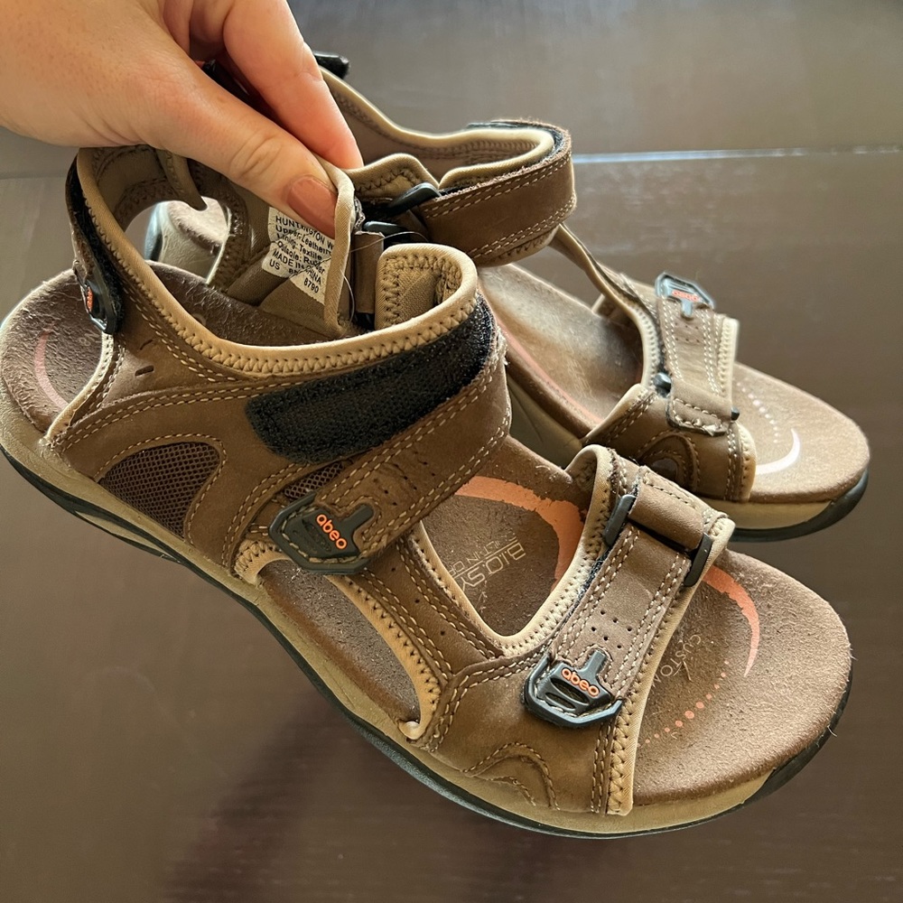 Abeo Biosystems Leather Sandles